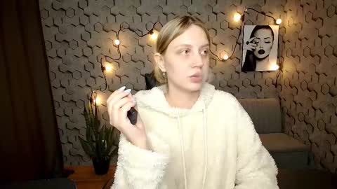 hope happyyy online show from March 9, 11:25 am