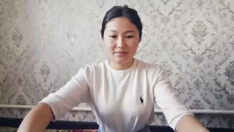 Hana Kim online show from March 25, 12:45 pm