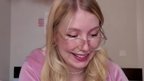 Audrey online show from October 28, 2:56 am