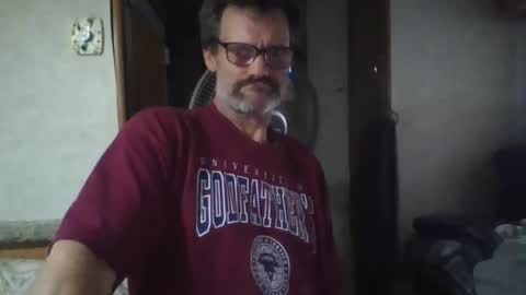 Snapshot of horneyjoe48 chatting on October 27, 7:19 am joey online show from October 27, 7:19 am