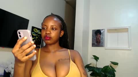 Snapshot of horny_princcess chatting on March 10, 8:12 pm horny_princcess online show from March 10, 8:12 pm