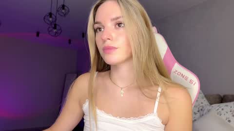 Sonya online show from January 4, 9:31 pm