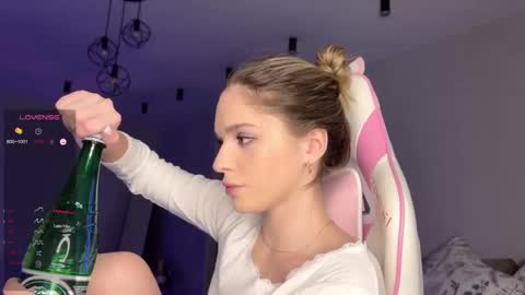 Sonya online show from March 6, 5:33 pm