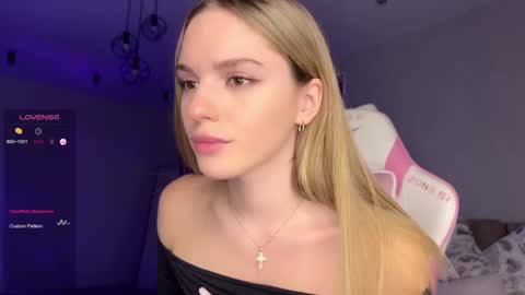 Sonya online show from March 1, 6:11 pm