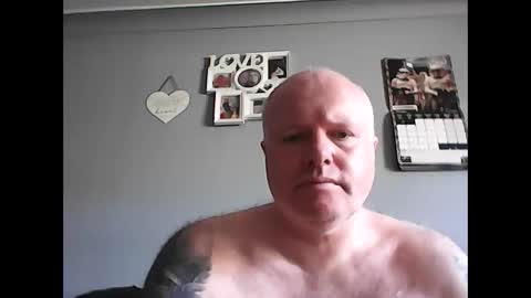 hornyguy19781978 online show from April 25, 12:40 pm