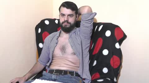 Snapshot of hornymaster93 chatting on February 4, 1:23 am hornymaster online show from February 4, 1:23 am