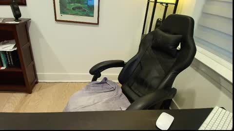 hornynthick70 online show from May 15, 11:23 pm