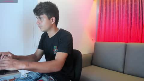 hospick_white online show from November 14, 7:05 pm