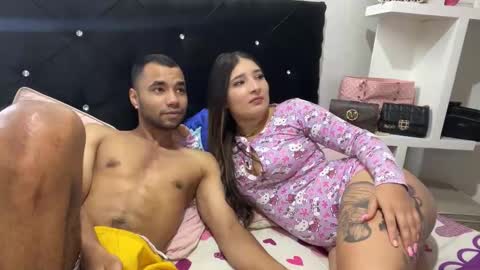 hot2gether69 online show from March 8, 4:27 am
