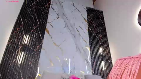 hot__genesis online show from June 12, 3:11 pm
