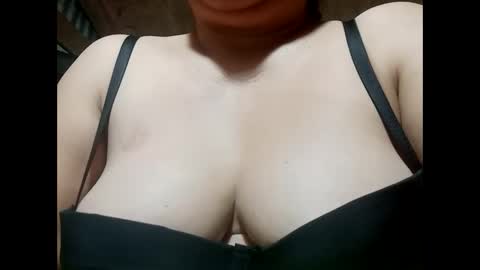 Snapshot of hot_boobs21 chatting on March 9, 9:14 pm hot_boobs21 online show from March 9, 9:14 pm