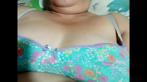 Snapshot of hot_boobs21 chatting on February 27, 11:50 am hot_boobs21 online show from February 27, 11:50 am