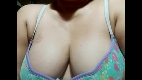 Snapshot of hot_boobs21 chatting on March 12, 9:13 pm hot_boobs21 online show from March 12, 9:13 pm