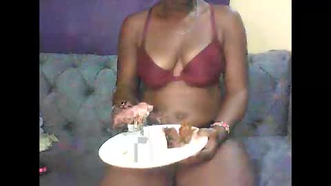 hot_latifah online show from April 21, 1:53 am