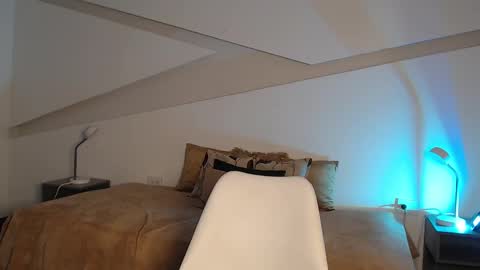 Snapshot of hot_little_bunny chatting on October 9, 10:37 pm Alana online show from October 9, 10:37 pm