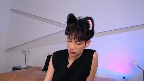 Snapshot of hot_little_bunny chatting on February 8, 8:42 pm Alana online show from February 8, 8:42 pm