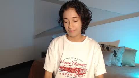Snapshot of hot_little_bunny chatting on October 3, 9:34 pm Alana online show from October 3, 9:34 pm