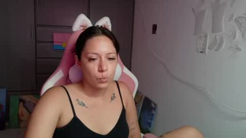 Mia online show from July 24, 1:52 pm