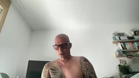 letmedoo2 online show from April 21, 8:54 am