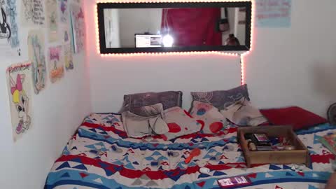 Snapshot of hot_skiiny chatting on February 6, 11:58 pm hot_skiiny online show from February 6, 11:58 pm