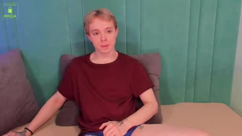 Snapshot of hot_twinkboy chatting on March 8, 10:11 am hot_twinkboy online show from March 8, 10:11 am