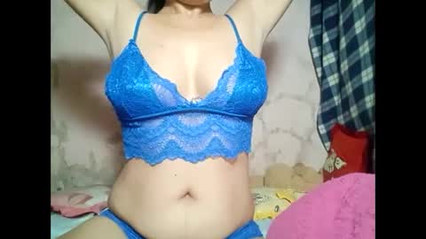 hot_warrios247 online show from February 11, 8:37 am