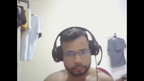 hot_wey98 online show from October 22, 4:15 am