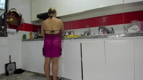 hotandfierylatinos online show from April 22, 10:55 am