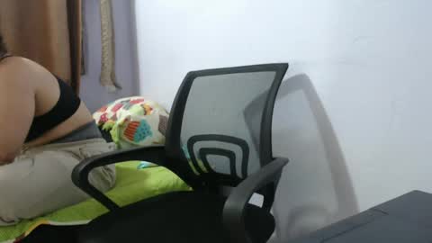 Hot and PowerHOPE U MISS ME online show from February 12, 3:18 am