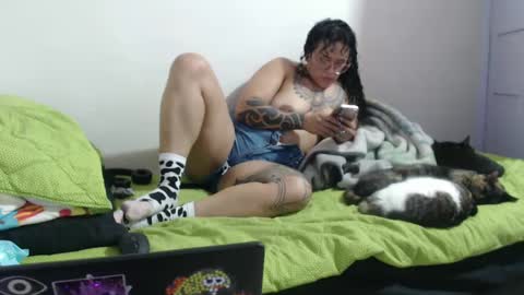 Hot and PowerHOPE U MISS ME online show from January 25, 3:19 am