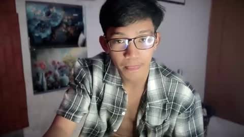 hotasian_jerome online show from February 28, 7:01 am