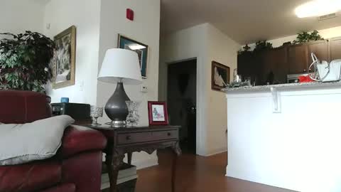 hotblondemilf1962 online show from April 7, 12:51 pm