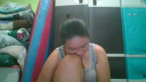 hotchicks4uxx online show from February 10, 12:30 am