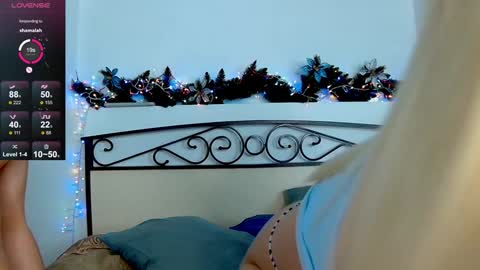 Anna 23   Archie 25  online show from January 1, 6:49 pm