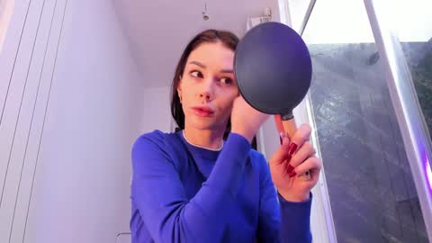 hotfallingdevil online show from February 23, 9:22 am