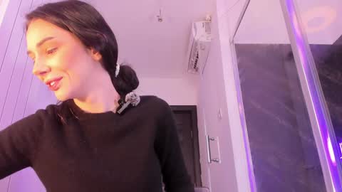 hotfallingdevil online show from March 3, 4:52 am