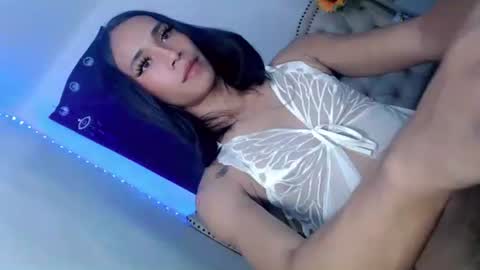 hotgirl_krisxx online show from October 22, 1:35 pm