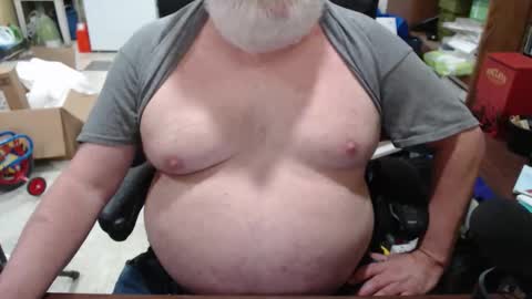 Snapshot of hotgrandpa594u chatting on October 27, 6:08 pm hotgrandpa594u online show from October 27, 6:08 pm