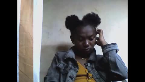 Snapshot of hotiesveronique chatting on October 8, 7:09 pm veronique online show from October 8, 7:09 pm