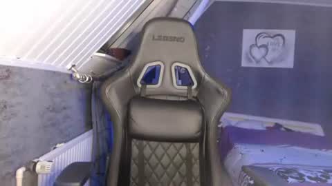 KevinKellyy online show from December 10, 11:43 am