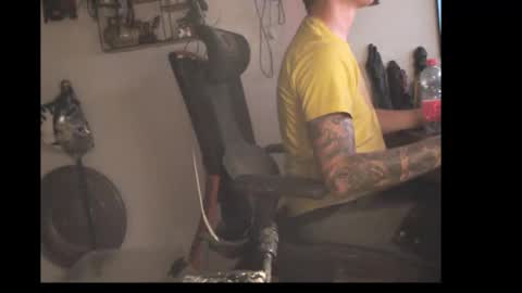 hotkinkytat online show from May 3, 1:22 am
