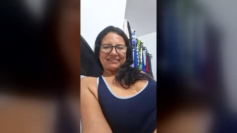 hotleny online show from June 16, 3:32 am