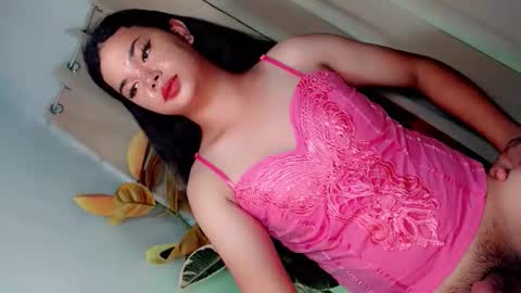 hotsiren101 online show from May 22, 9:16 am