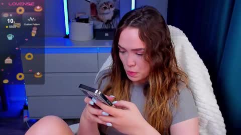 hello Im Eva online show from March 12, 1:48 pm