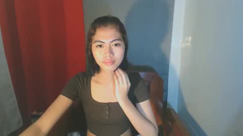 hottestdella69 online show from October 7, 11:01 pm