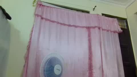 hottie_mammy online show from December 1, 5:49 am