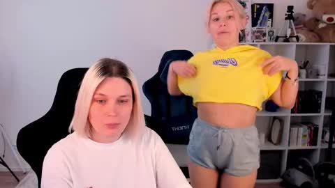 Nessie and Jessie online show from January 11, 11:16 am