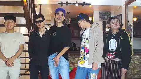 Snapshot of howents chatting on March 11, 4:08 am HOWENTS online show from March 11, 4:08 am