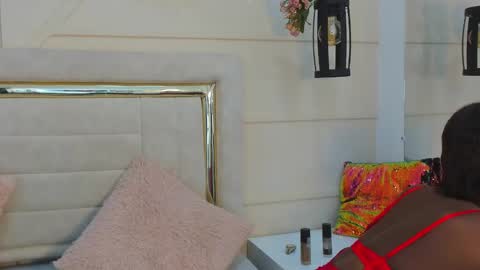 Snapshot of huddah_cam chatting on February 25, 11:43 am huddah online show from February 25, 11:43 am