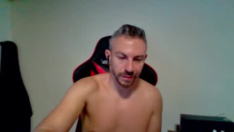 Snapshot of huge__cumshot chatting on September 30, 2:49 pm huge__cumshot online show from September 30, 2:49 pm